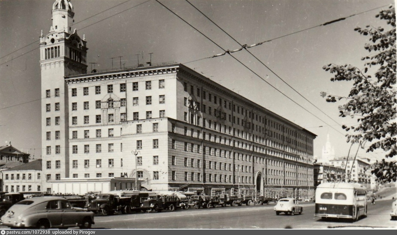 дом жолтовского в москве